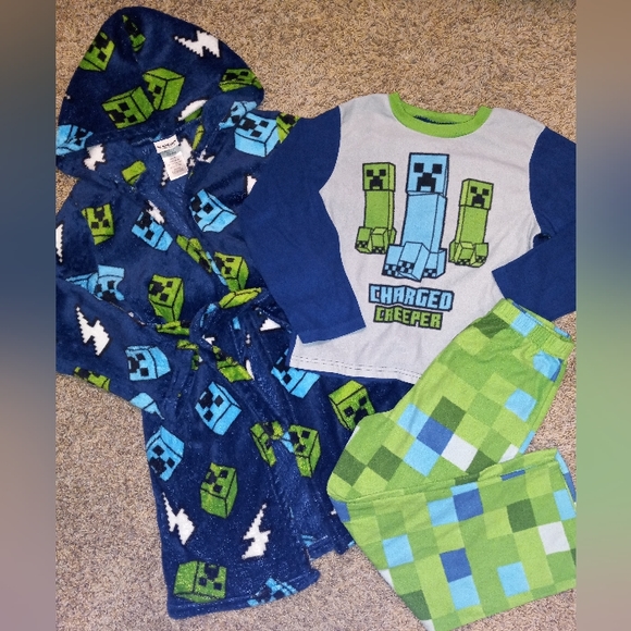 Boys Minecraft Charged Creeper Pajama & Robe Set - Picture 4 of 7